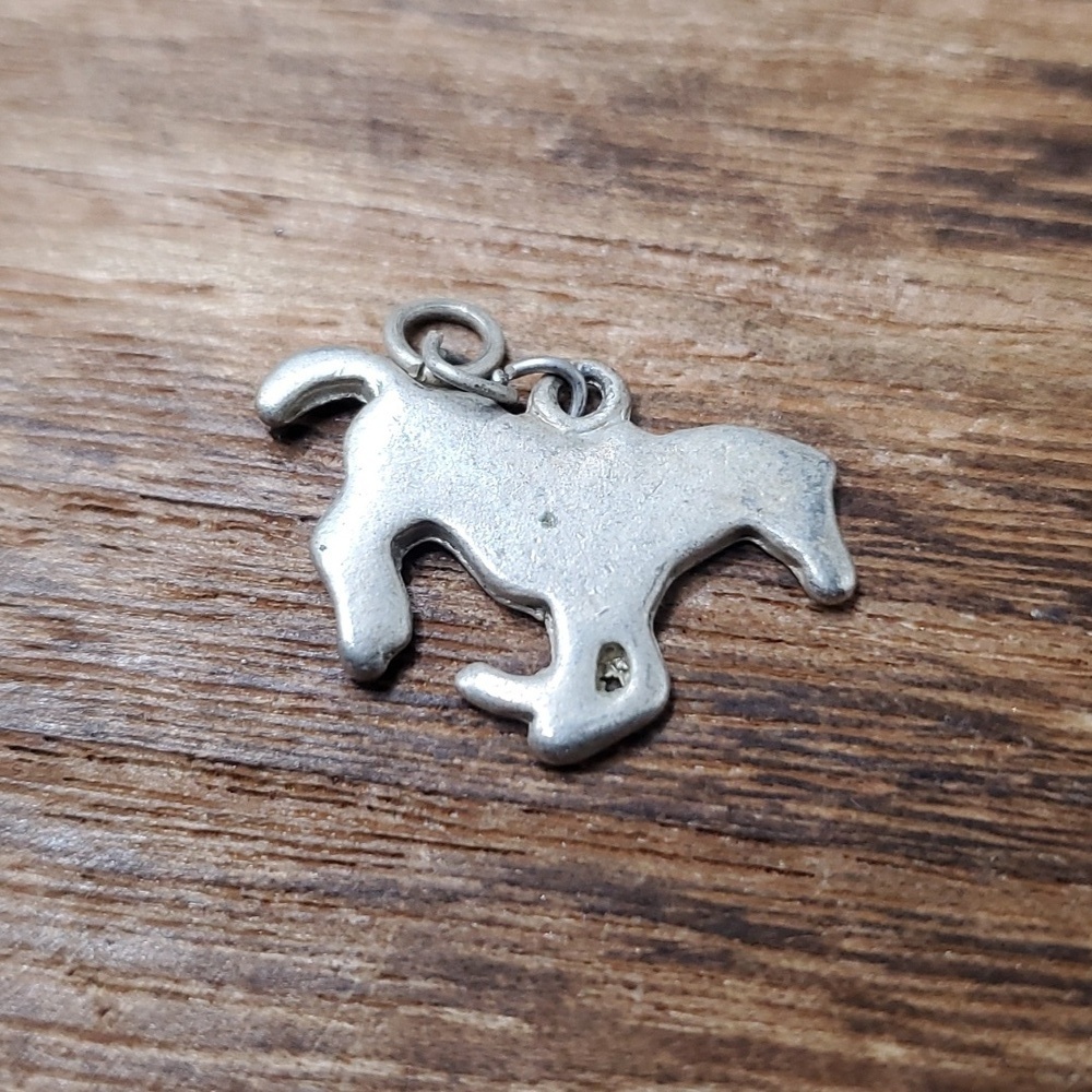 P201 silver galloping horse pendant‎ equestrian gift idea